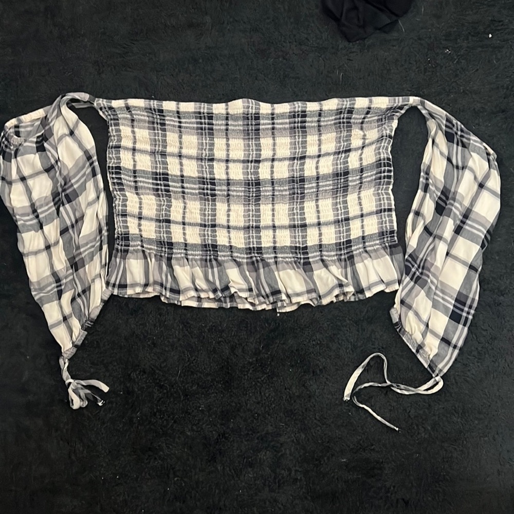 American Eagle off the shoulder top